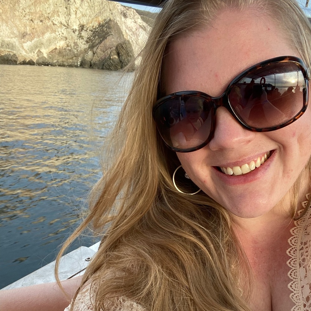 Meet your Posher, Elizabeth